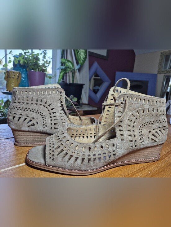 Vaneli Shoes - VANELi Janice Wedge Sandal - Size 8.5